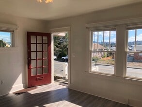 883-887 S 4th St in Coos Bay, OR - Building Photo - Building Photo