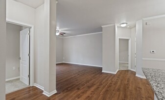 12863 Tradd St, Unit 12863 Tradd Street Apt 1C in Carmel, IN - Foto de edificio - Building Photo