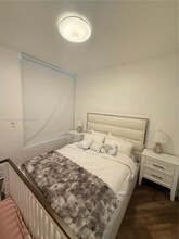 350 S Miami Ave in Miami, FL - Building Photo - Building Photo