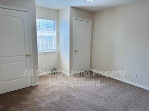 8127 Morning Grove in Converse, TX - Building Photo - Building Photo