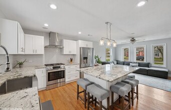 638 S Oakland Ave in Villa Park, IL - Building Photo - Building Photo