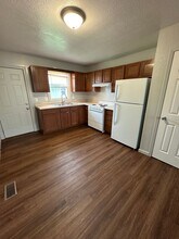 105 E Baltimore St in Syracuse, IN - Building Photo - Building Photo