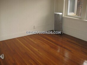 1800 Commonwealth Ave in Boston, MA - Building Photo - Building Photo
