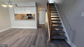 411 Park Pl Dr in Cherry Hill Township, NJ - Building Photo