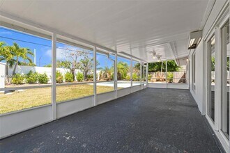 609 NW 30th Ct in Wilton Manors, FL - Foto de edificio - Building Photo