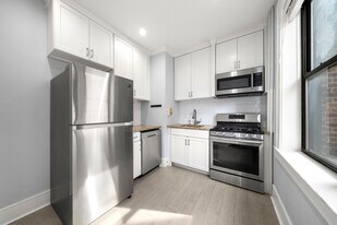 553 Undercliff Ave, Unit 5 in Edgewater, NJ - Building Photo