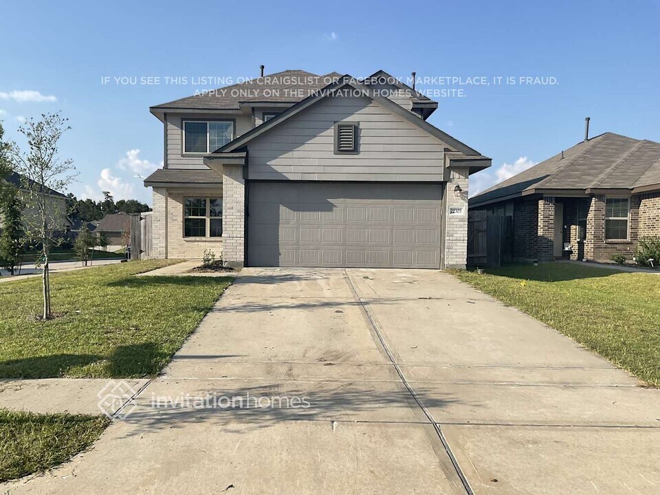 22303 Stoney Ravine Dr in Roman Forest, TX - Foto de edificio