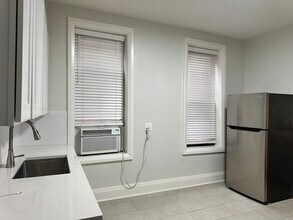 2120 W Lyndale St in Chicago, IL - Foto de edificio - Building Photo