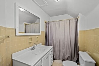 565 Sixth St in Pitcairn, PA - Building Photo - Building Photo