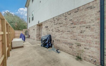 1721 Thompson St in Houston, TX - Building Photo - Building Photo