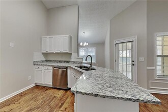 405 Windsor Brook Ln SE in Lawrenceville, GA - Building Photo - Building Photo