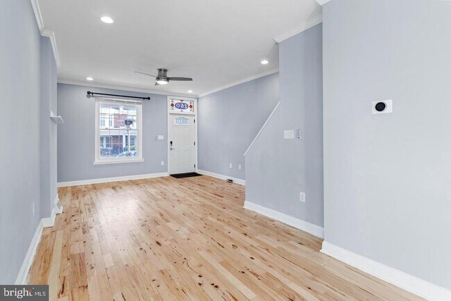 260 Roxborough Ave in Philadelphia, PA - Foto de edificio - Building Photo