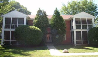 2737 Lynn Ter Apartments