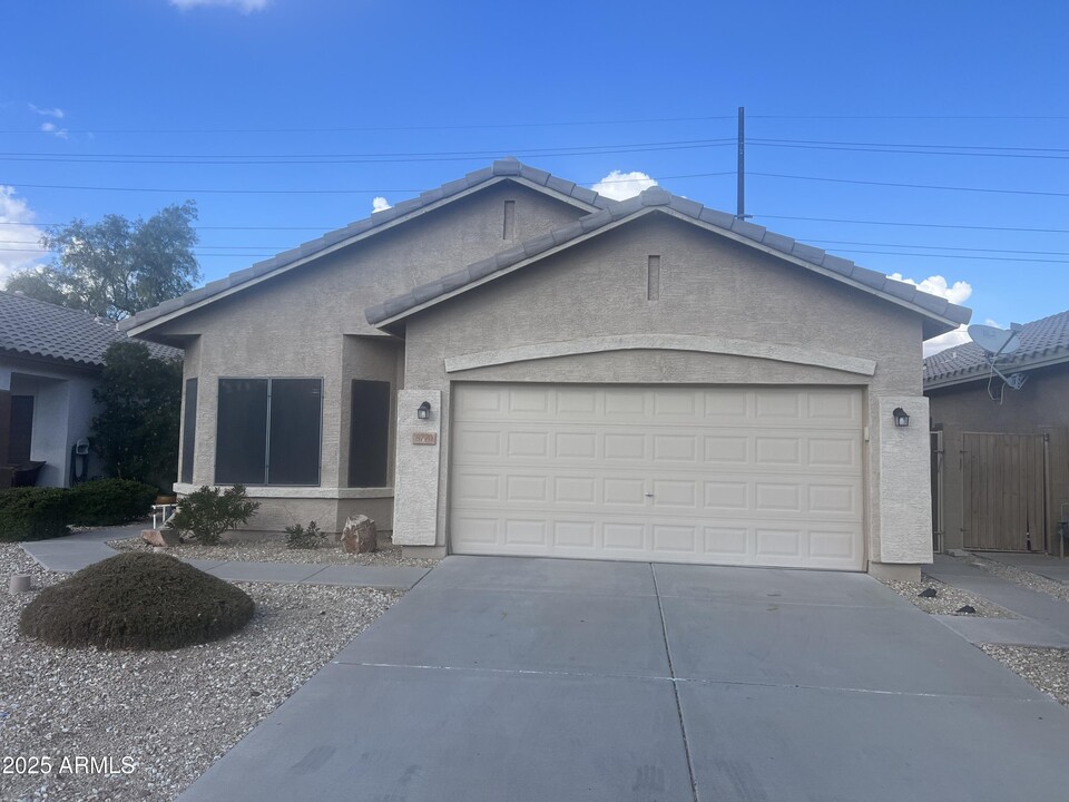 8770 W Shaw Butte Dr in Peoria, AZ - Building Photo