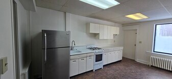 64 Central Ave, Unit First Floor Studio in Albany, NY - Building Photo