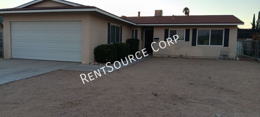 304 Grove Ct in Barstow, CA - Building Photo