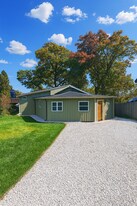 806 Peter St in McHenry, IL - Building Photo