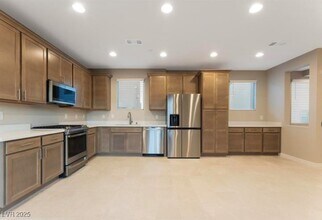 660 Clowder Spring Way in Las Vegas, NV - Building Photo - Building Photo