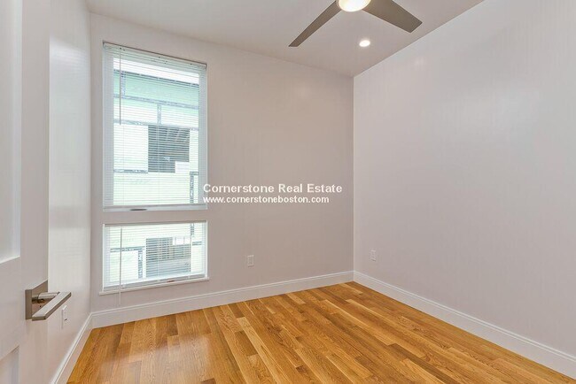 7 Alleghany St, Unit 3 in Boston, MA - Foto de edificio - Building Photo