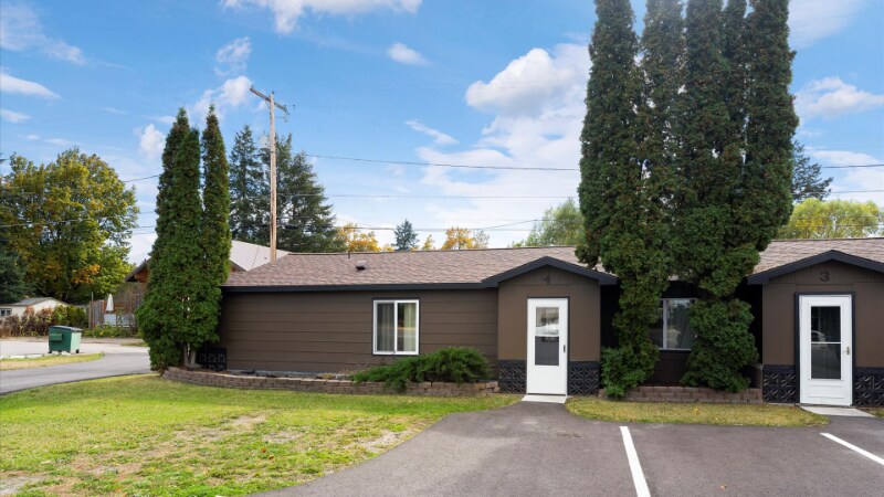 1022 9th St W in Columbia Falls, MT - Building Photo