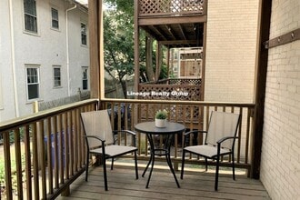 157 Thorndike St, Unit 1 in Brookline, MA - Building Photo - Building Photo