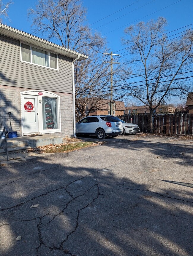 38438 Meadowdale St in Clinton Twp, MI - Building Photo - Building Photo