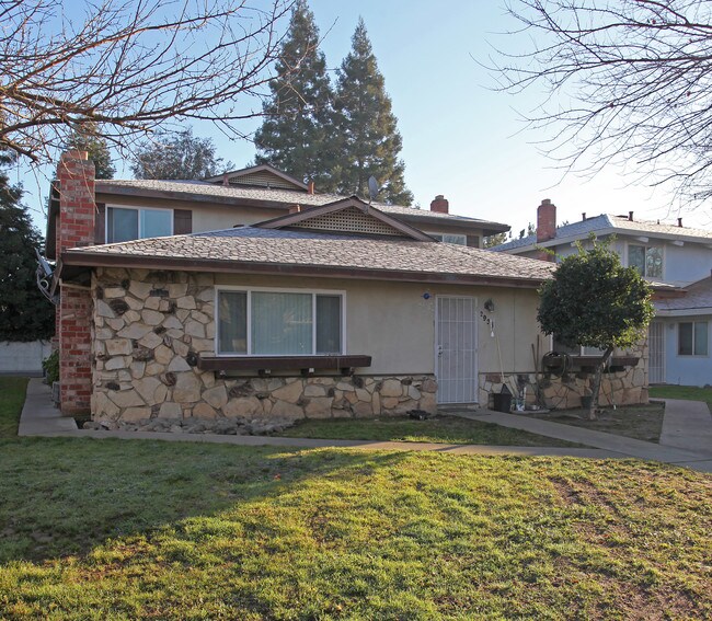 2936 Norcade Cor in Sacramento, CA - Building Photo - Building Photo