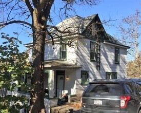 922 College Ave, Unit 1 in Morgantown, WV - Foto de edificio - Building Photo