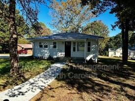 1013 Eleanor Dr in Lexington, NC - Building Photo