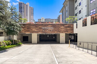 Residence at Makiki in Honolulu, HI - Foto de edificio - Building Photo