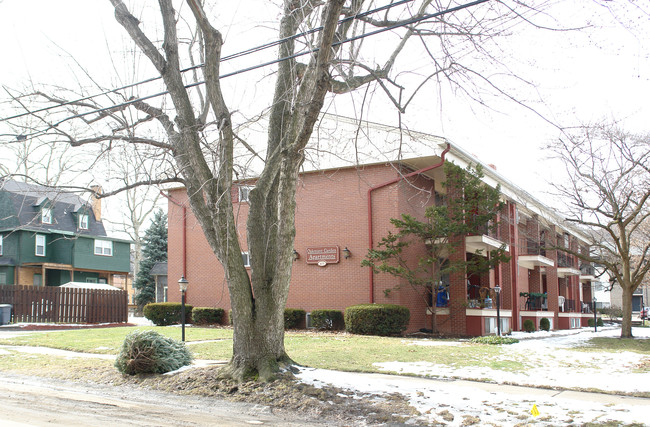 OAKMONT GARDEN APARTMENTS in Oakmont, PA - Building Photo - Building Photo