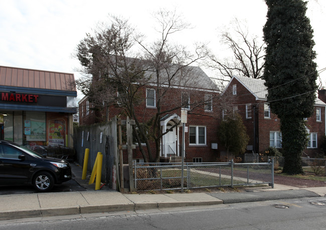 8627 Flower Ave in Takoma Park, MD - Building Photo - Building Photo