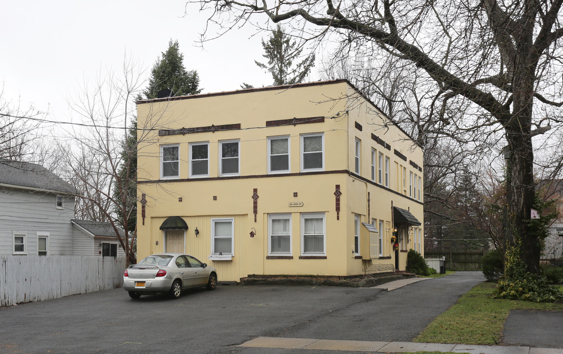 109 Aspen St in Liverpool, NY - Building Photo