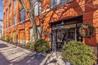 120 Sherman Ave in Jersey City, NJ - Foto de edificio - Building Photo