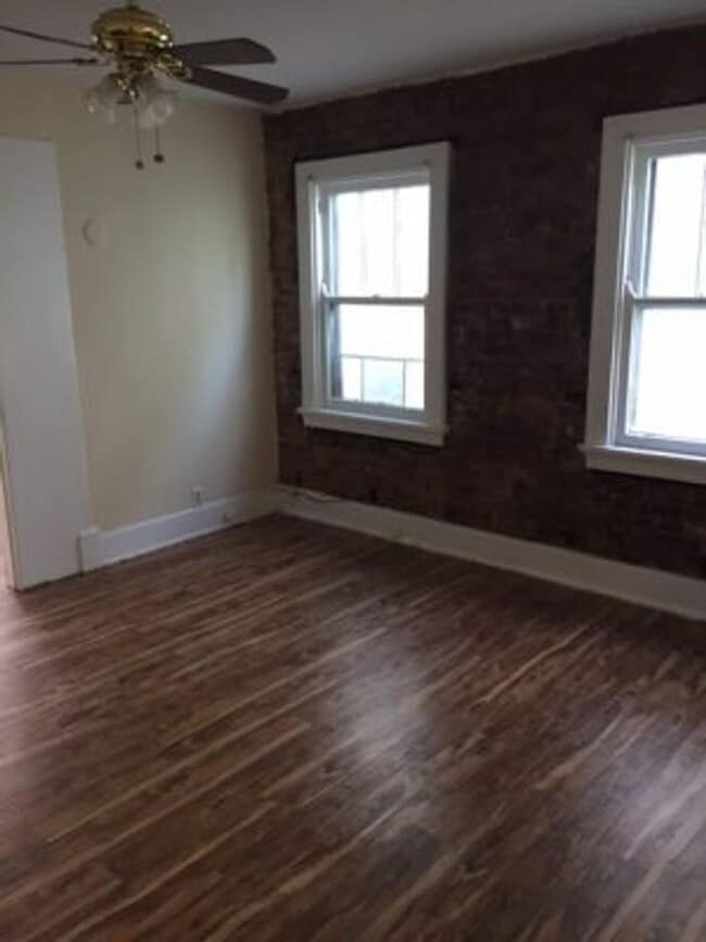 2817 Glendora Ave in Cincinnati, OH - Building Photo - Building Photo