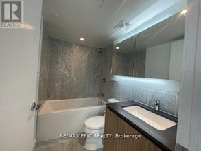 80 Queens Wharf Rd in Toronto, ON - Building Photo - Building Photo