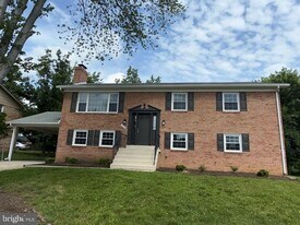 9706 Glen Way in Fort Washington, MD - Building Photo