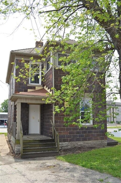 1949 Central Ave in Middletown, OH - Building Photo