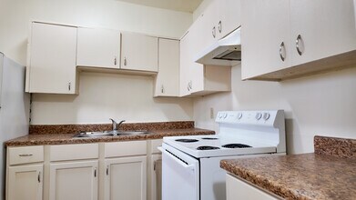Wyoming Pearl in El Paso, TX - Building Photo - Building Photo