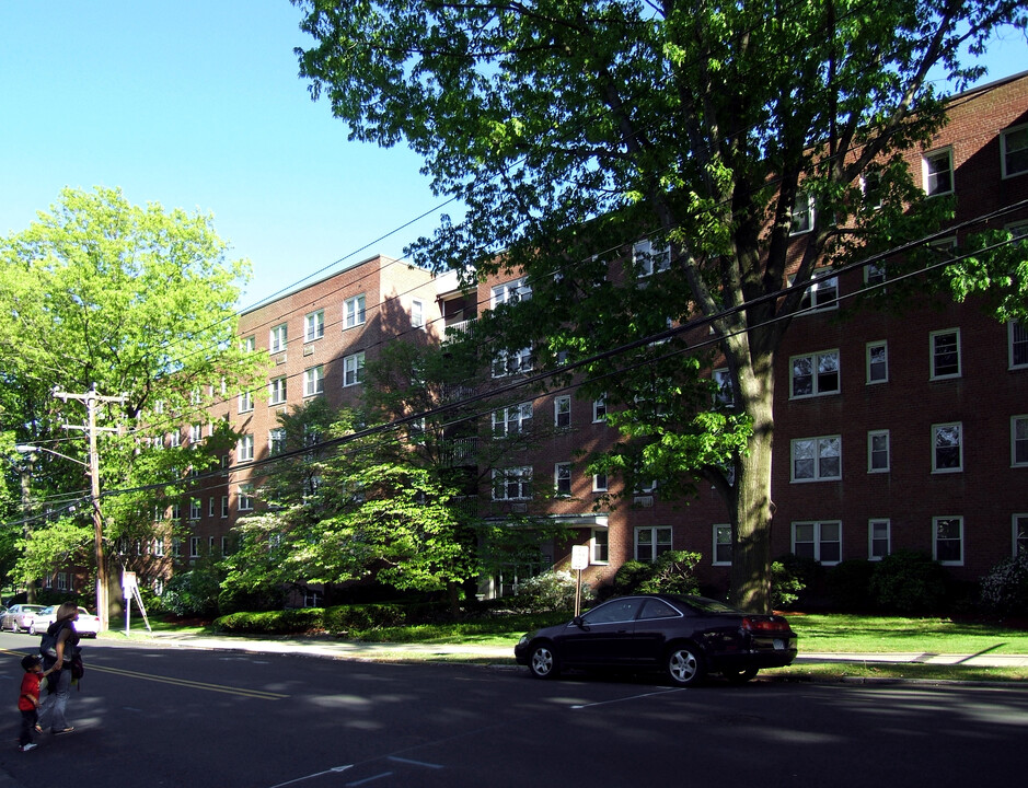 River Haven Apartments in Stamford, CT - Building Photo