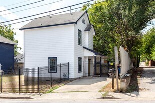 2326 Webberville Rd in Austin, TX - Building Photo