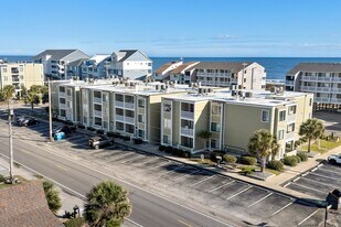 4800 Lake Dr in North Myrtle Beach, SC - Building Photo