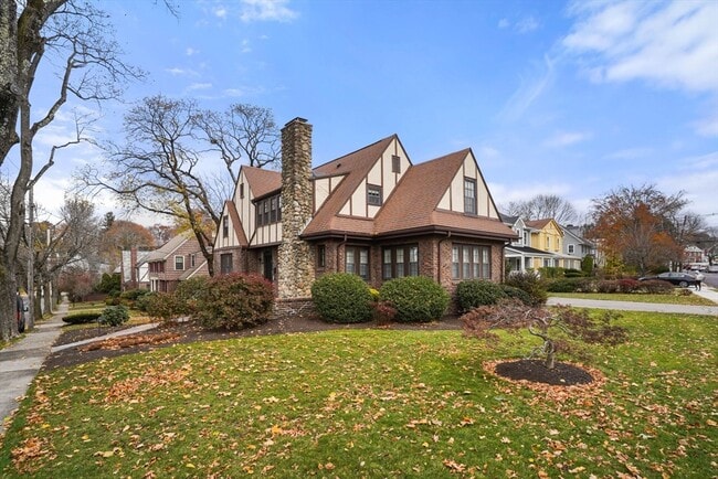 28 Exmoor Rd in Newton, MA - Building Photo - Building Photo