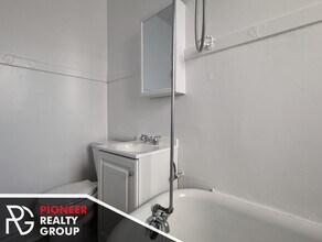 3817 N Fremont St, Unit 3829.5-E3 in Chicago, IL - Foto de edificio - Building Photo