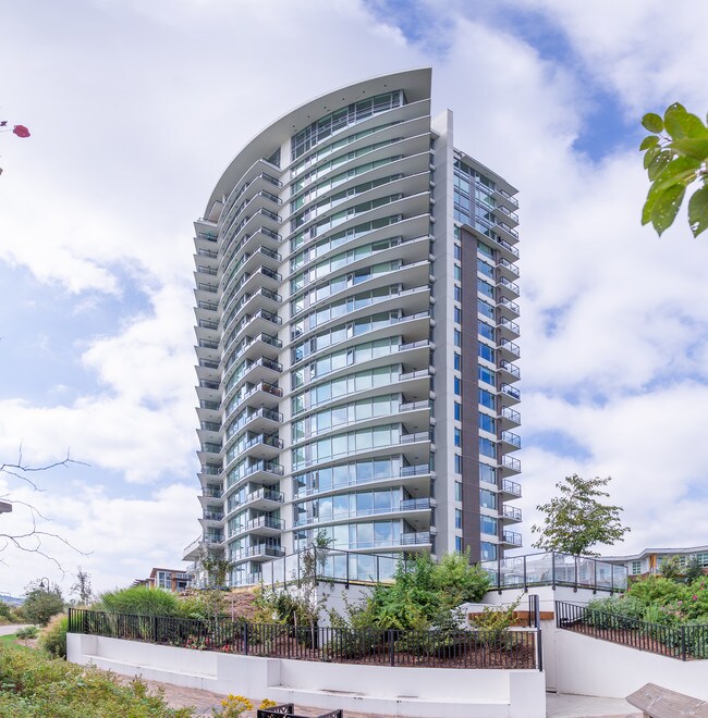 The Peninsula in New Westminster, BC - Building Photo - Building Photo