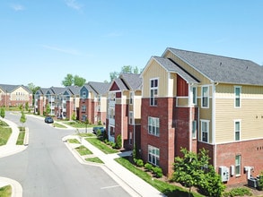 Palisades of Belmont in Belmont, NC - Building Photo - Building Photo