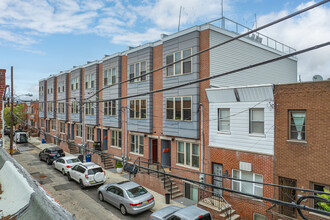 2015 S Hutchinson St in Philadelphia, PA - Building Photo - Primary Photo