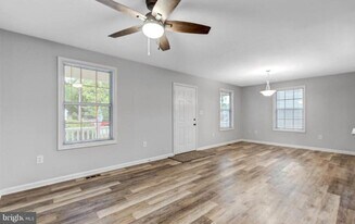 3629 10th St in North Beach, MD - Building Photo