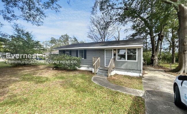 property at 2724 Lee Ave SW