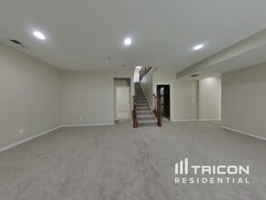 1964 E Osprey Way in Layton, UT - Building Photo - Building Photo